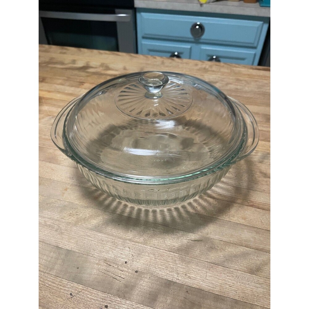 Pyrex 024 ~ 2Qt Clear  faceted Round Glass Bowl With Lid USA